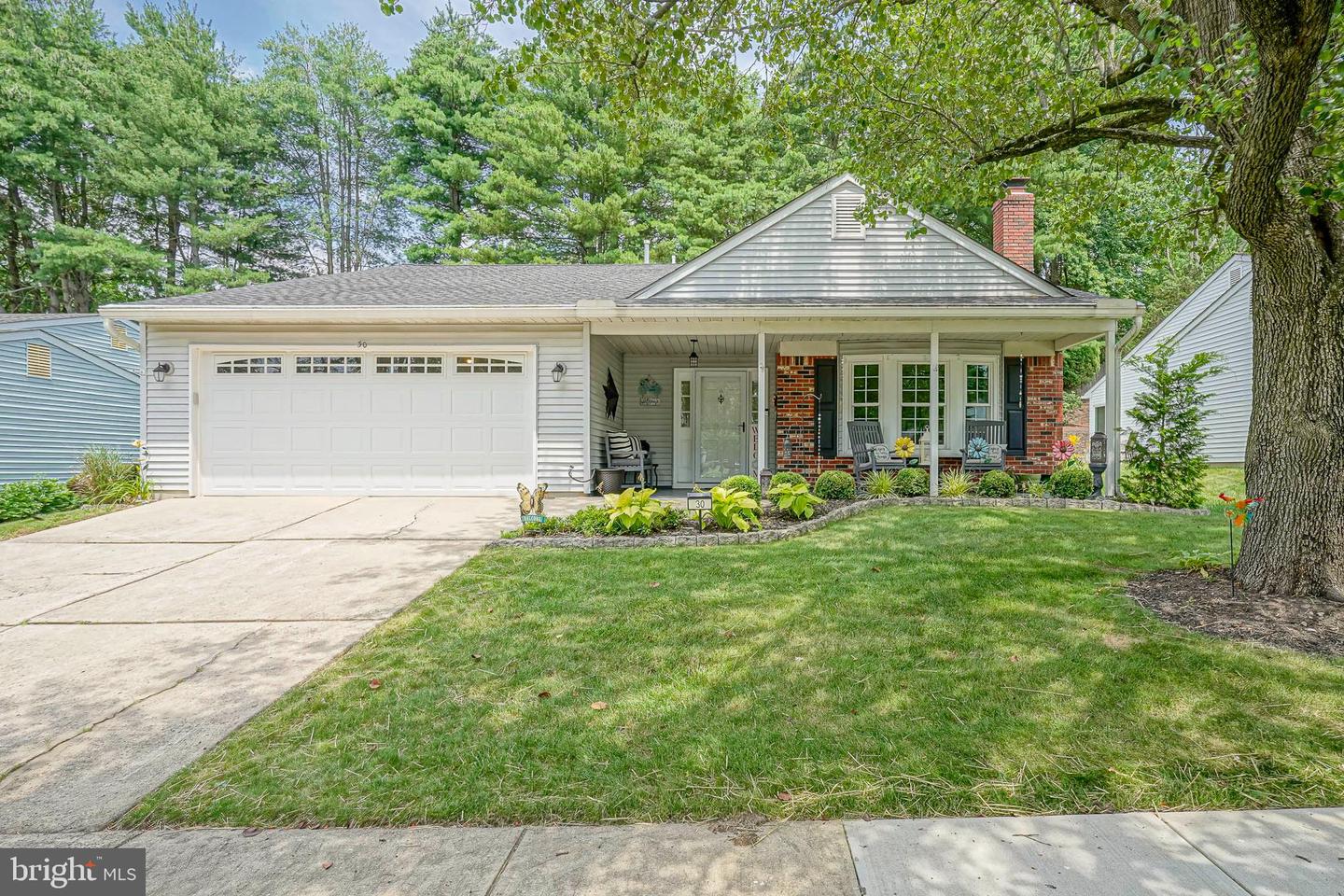 30 Deep Hollow Ln N Property Photo 1