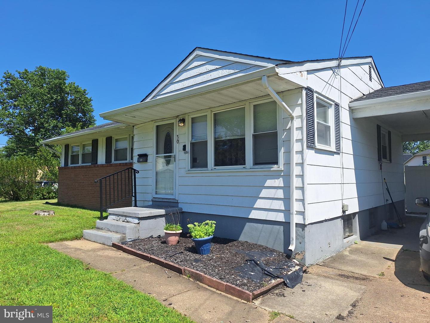 30 Laclede Dr Property Photo 1