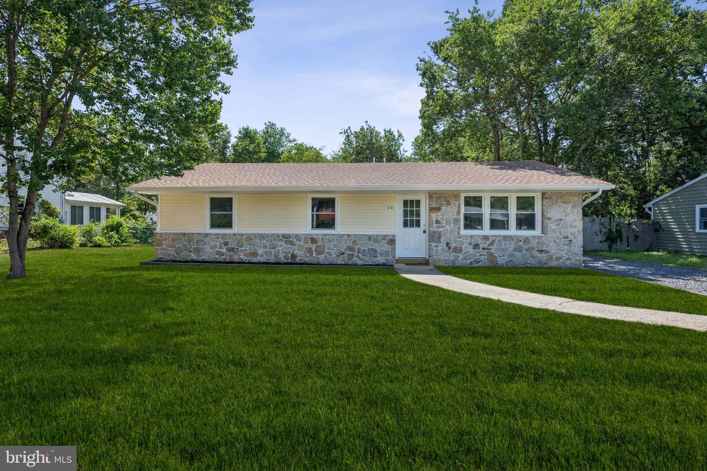 24 Wildgeese Cir Property Photo 1