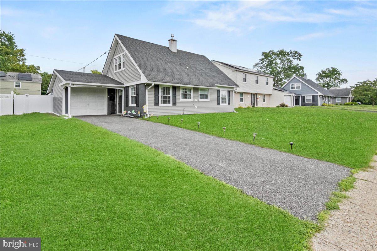 17 Ballad Ln Property Photo 1