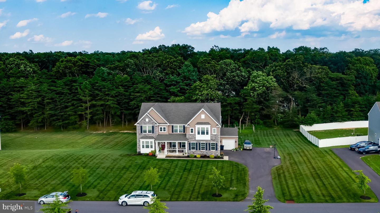 5 Grande Blvd Property Photo 1