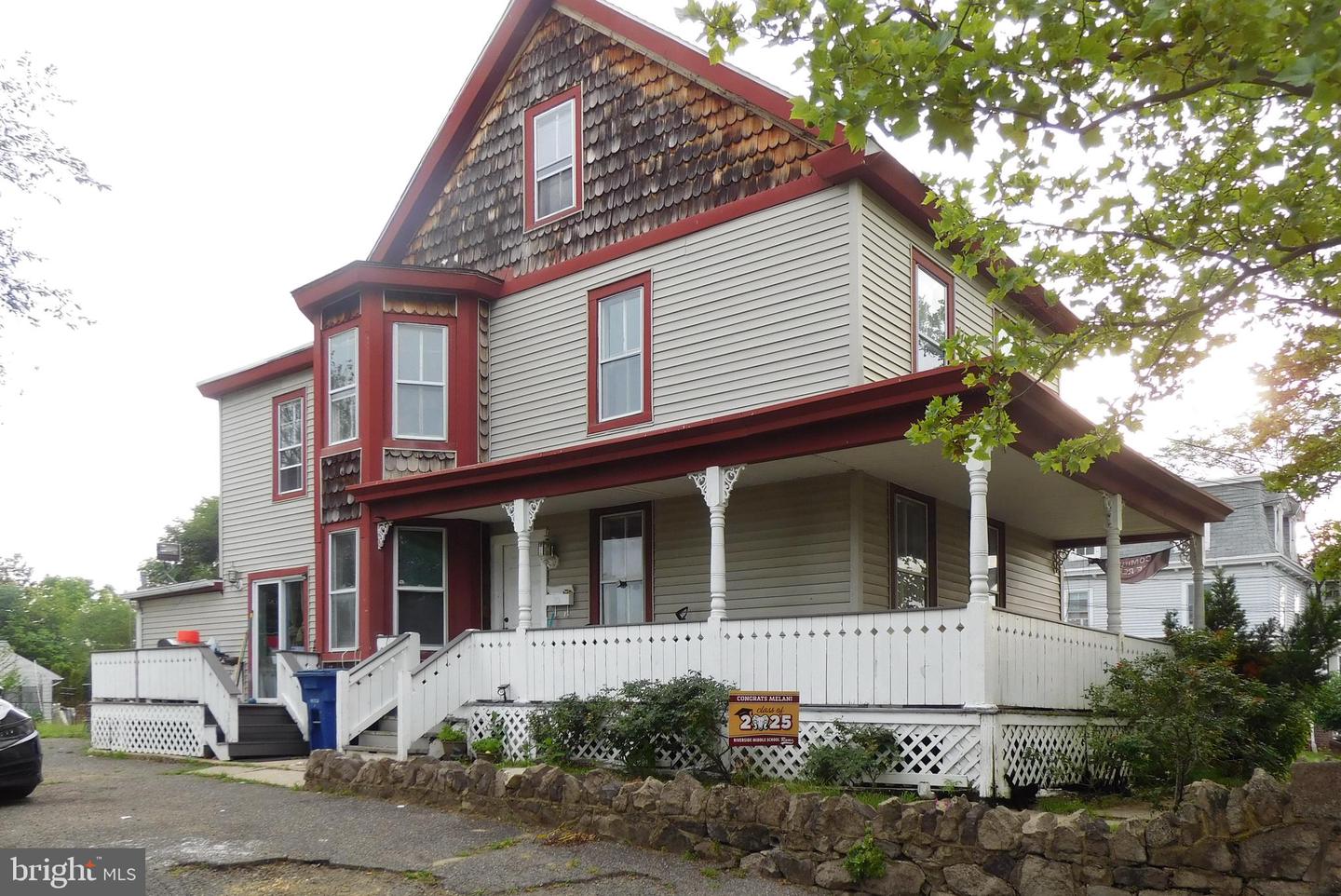 506 Bridgeboro St Property Photo 1