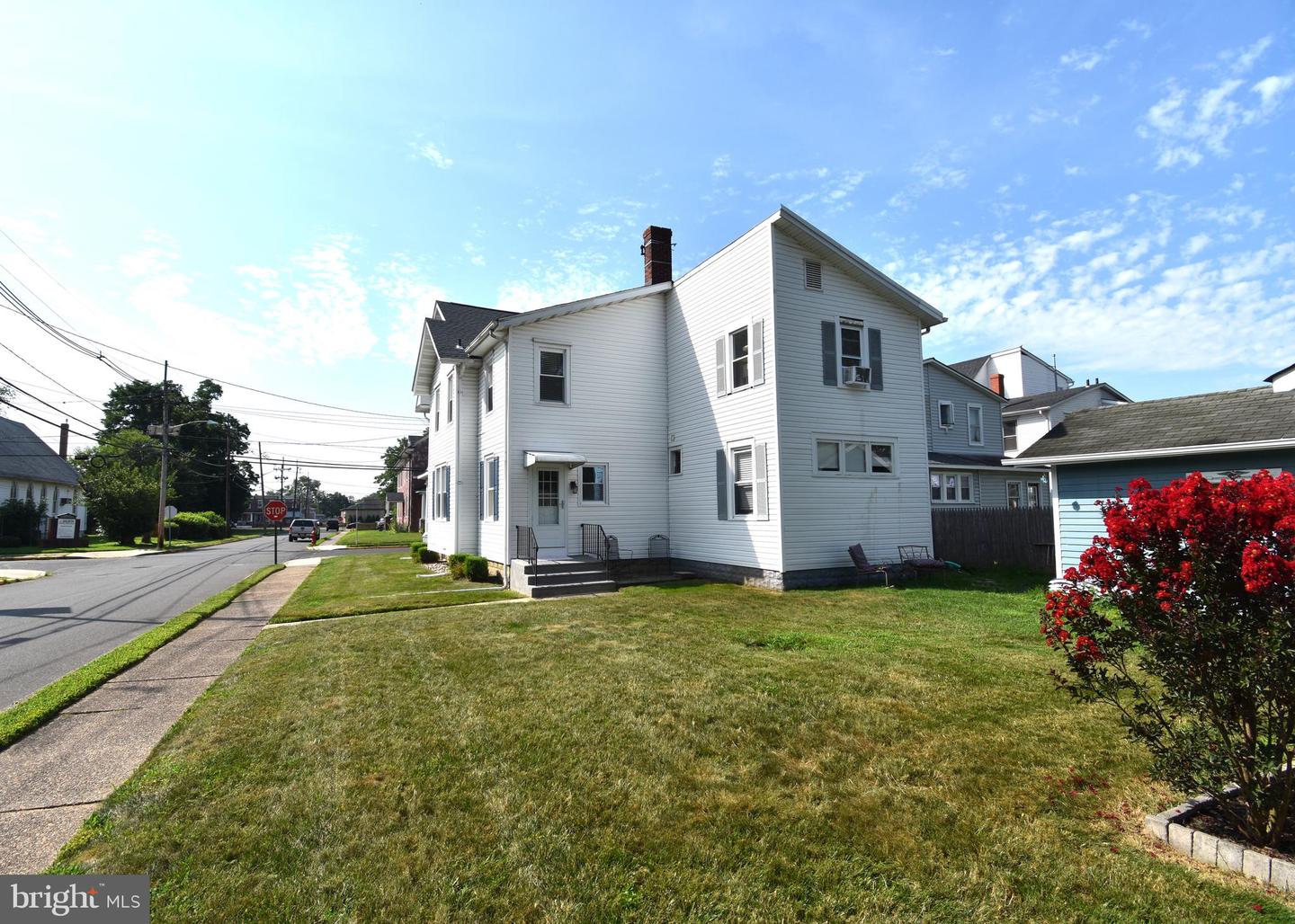 301 Conover St Property Photo 4