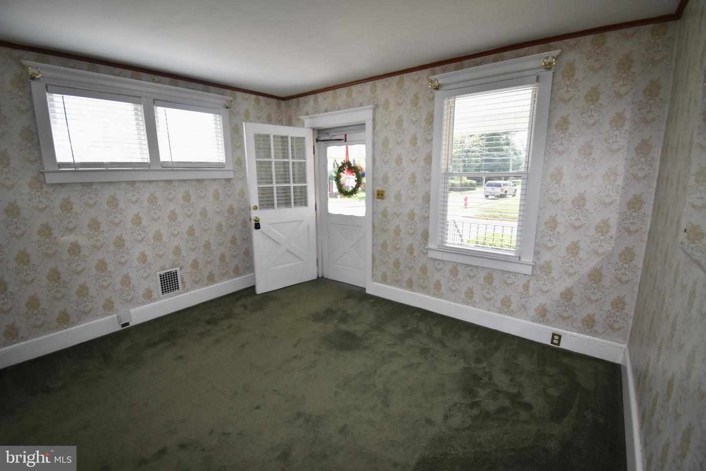 301 Conover St Property Photo 8