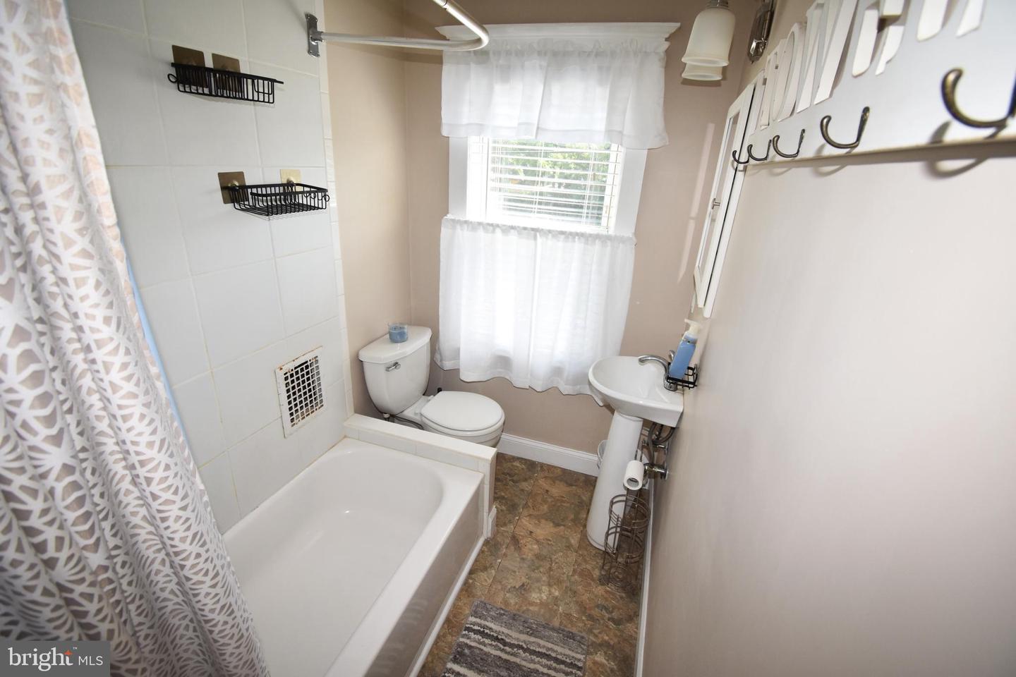 301 Conover St Property Photo 24