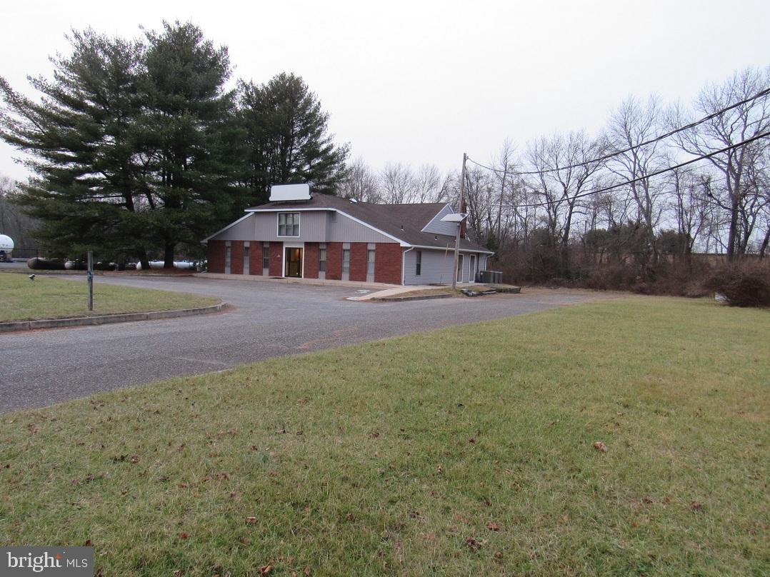 7 Red Lion Rd Property Photo 23