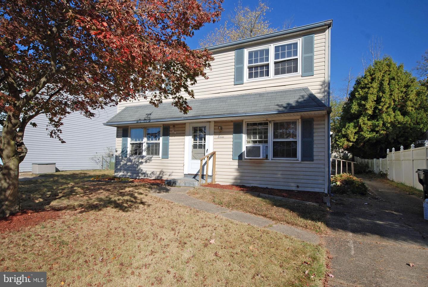 11 Wellington Pl Property Photo 2