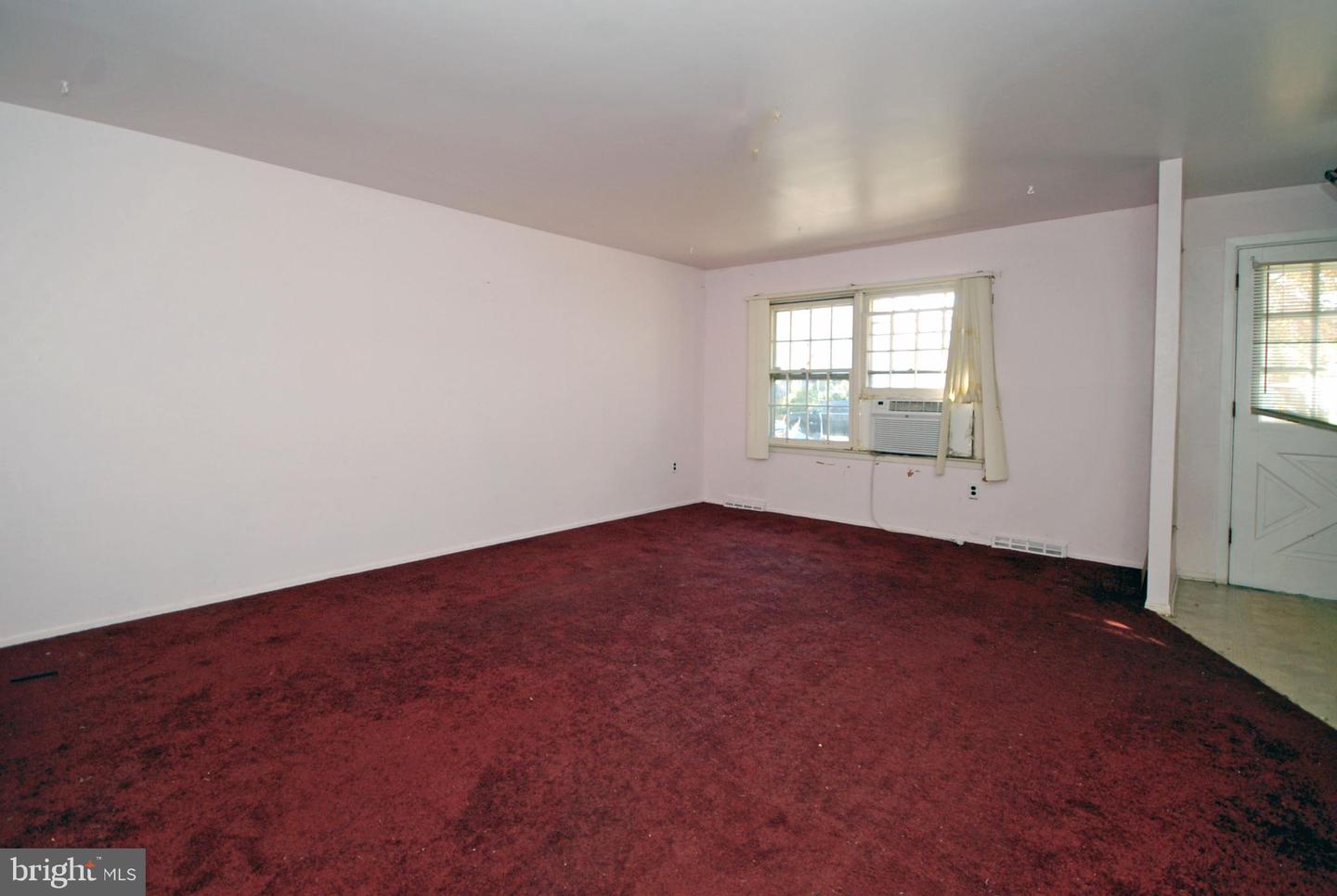11 Wellington Pl Property Photo 4