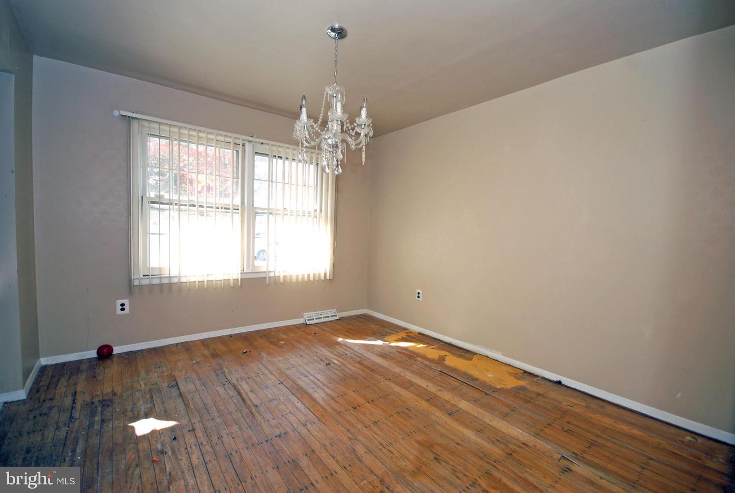 11 Wellington Pl Property Photo 8