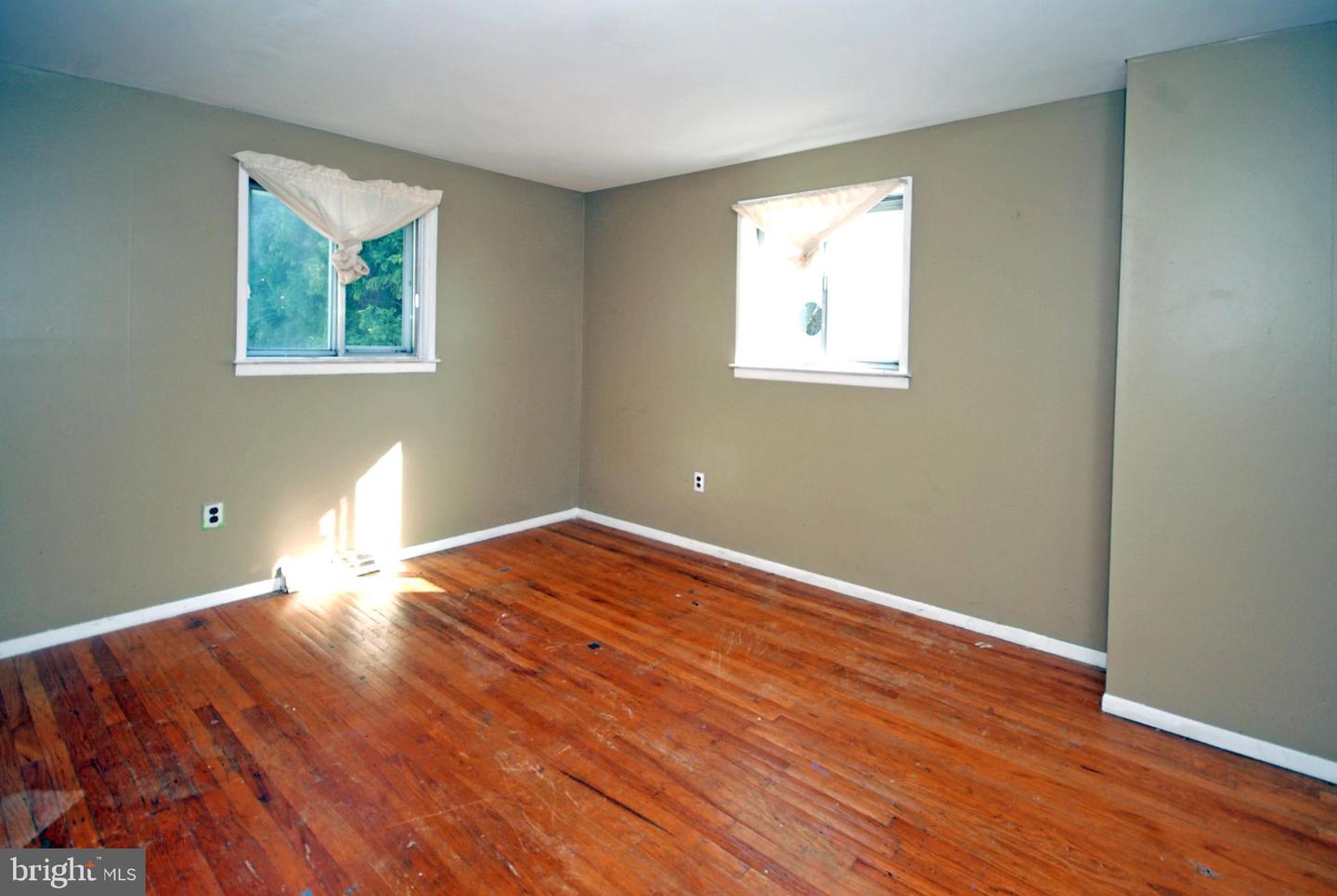 11 Wellington Pl Property Photo 23