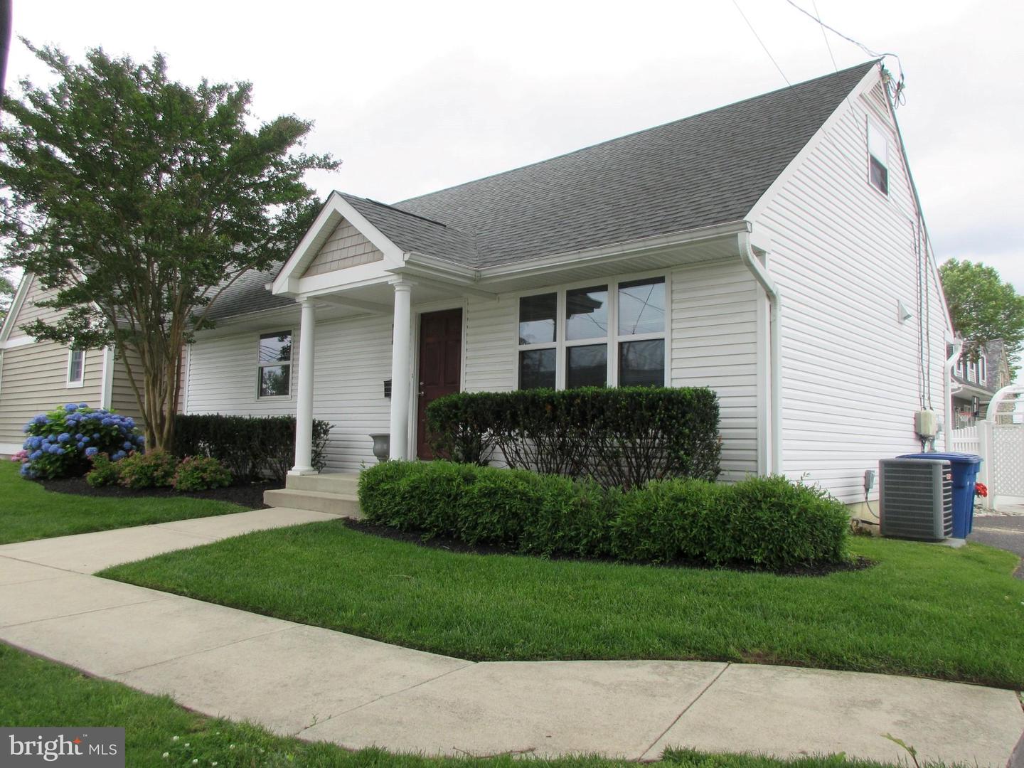 10 Stiles Ave Property Photo 1