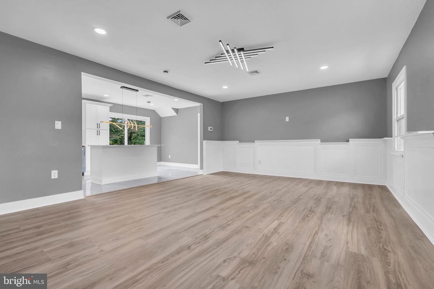 14 Melbourne Ln Property Photo 4