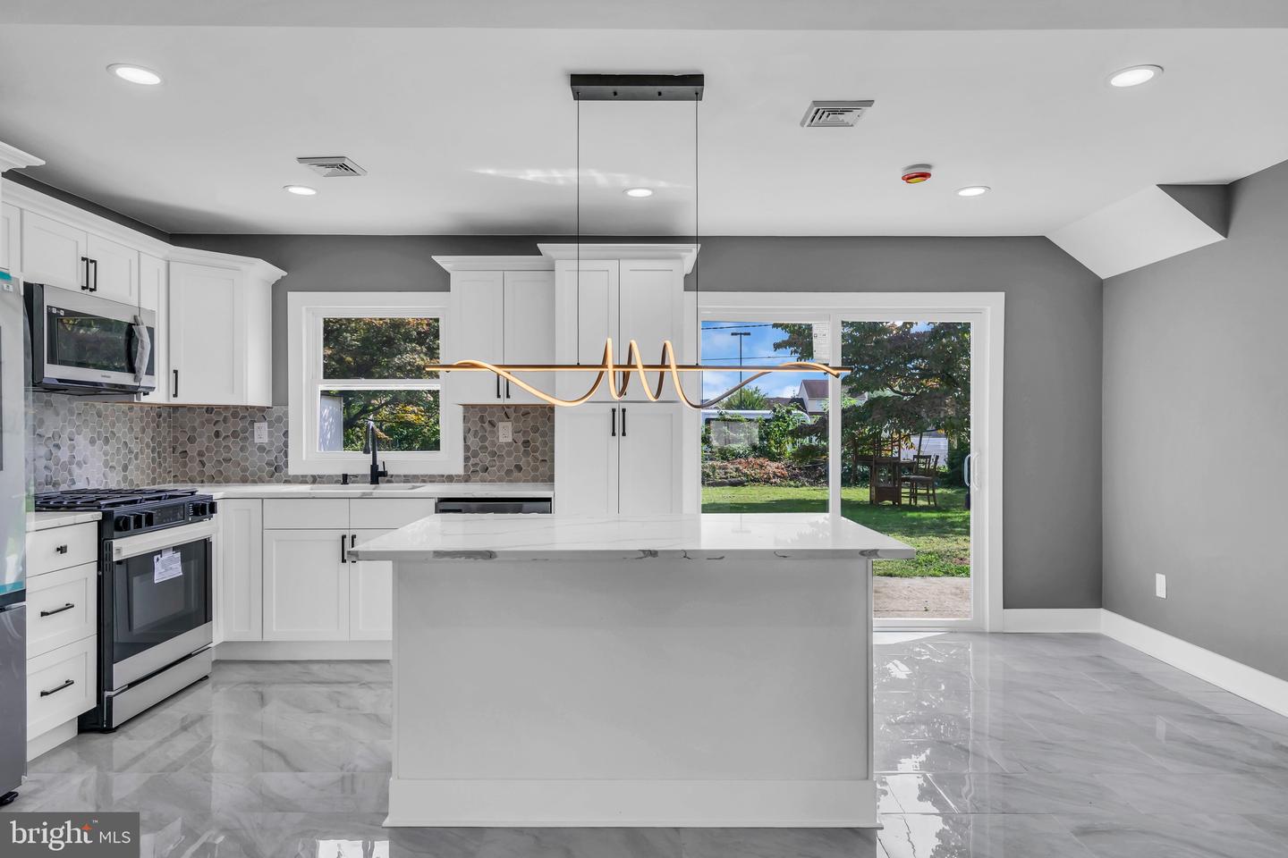 14 Melbourne Ln Property Photo 10