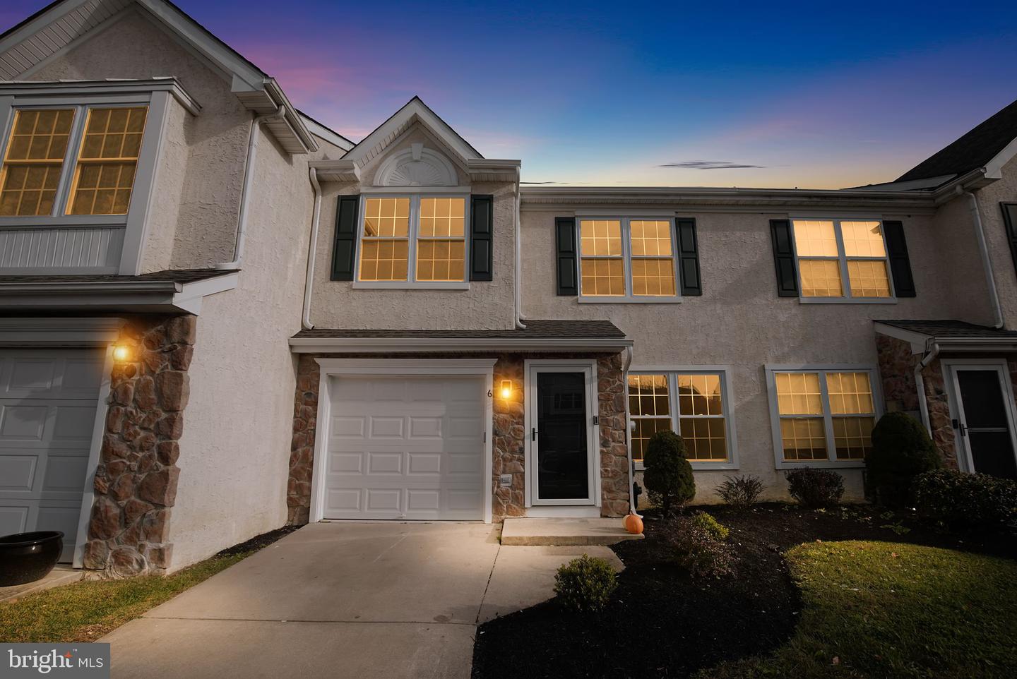 6 Leighton Dr Property Photo 1