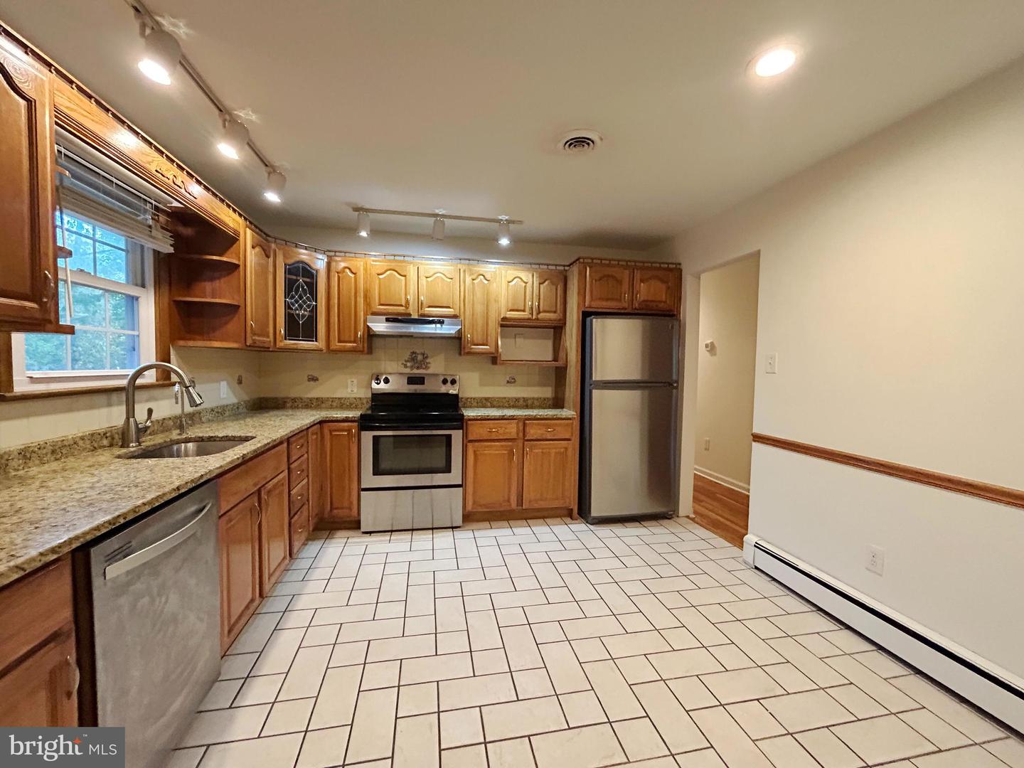 213 Oak Ln Property Photo 10