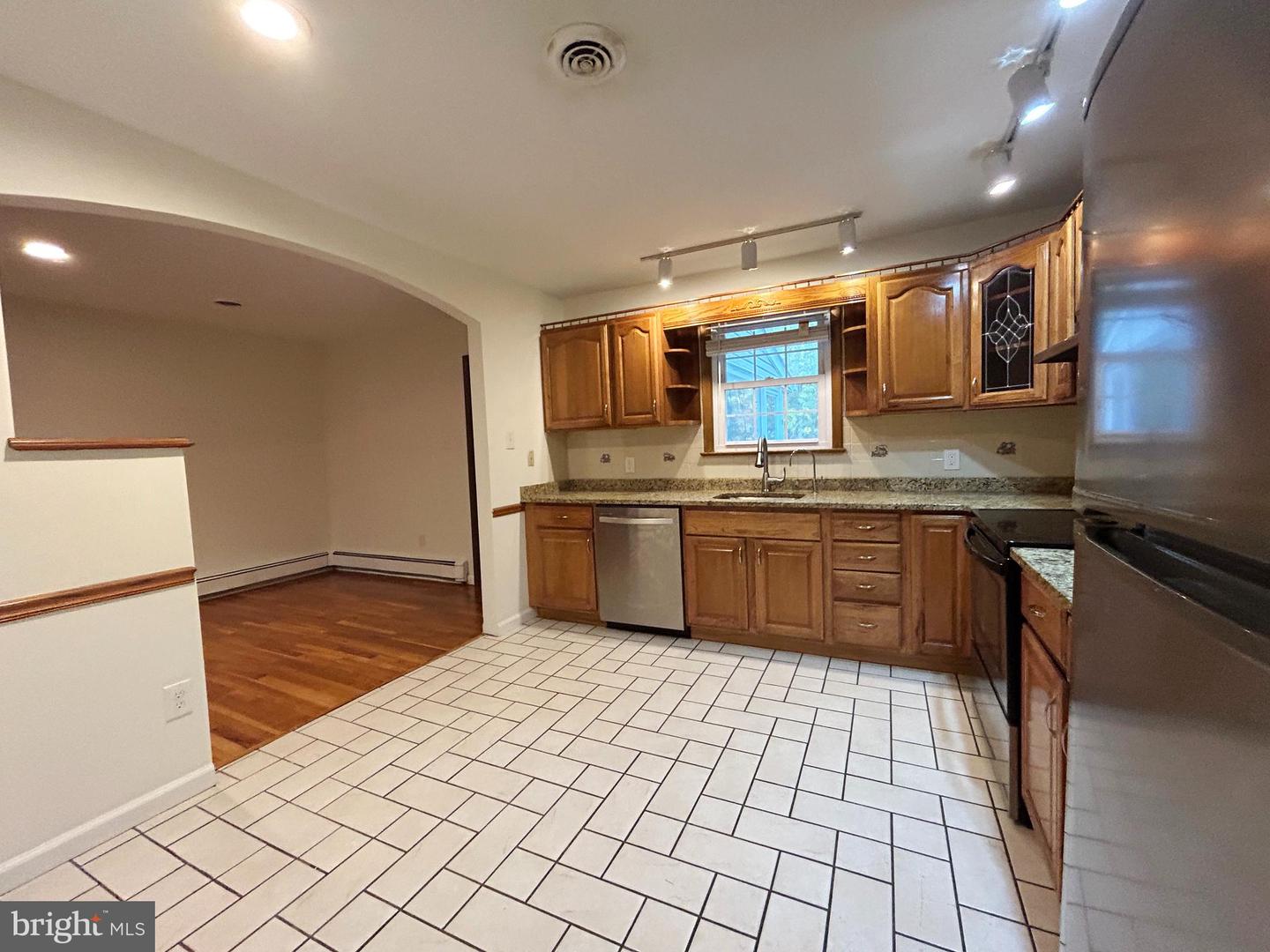 213 Oak Ln Property Photo 12