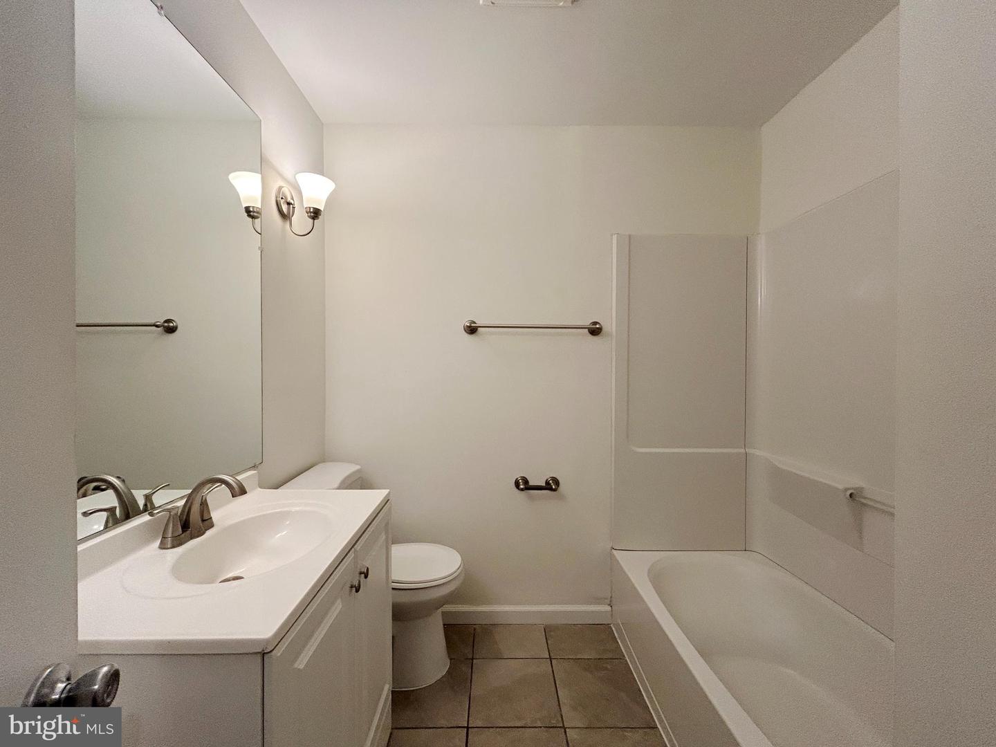 213 Oak Ln Property Photo 20