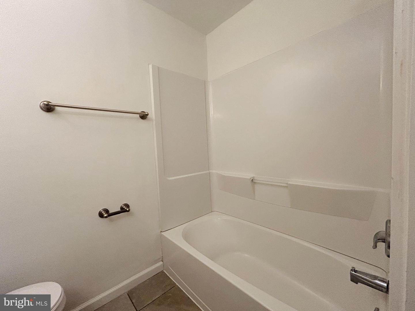 213 Oak Ln Property Photo 21