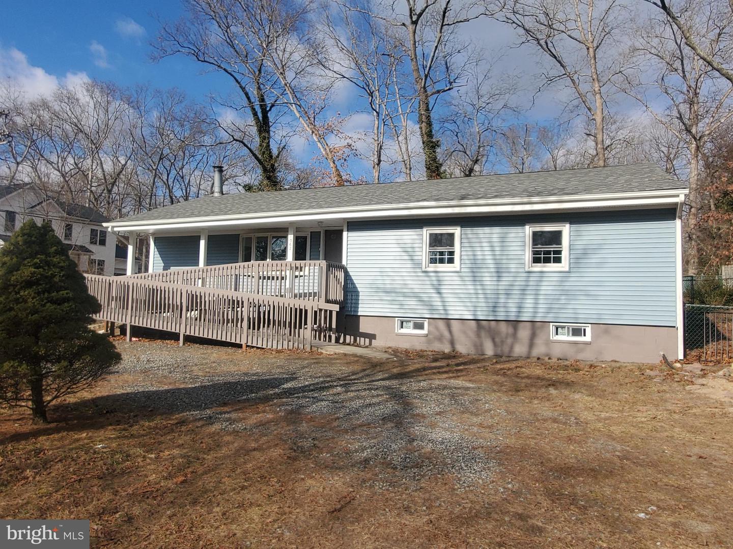 2601 N Lakeshore Dr Property Photo 1