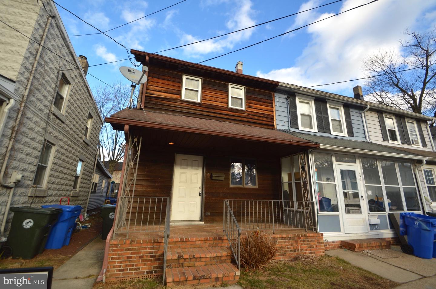 105 Thompson St Property Photo 2
