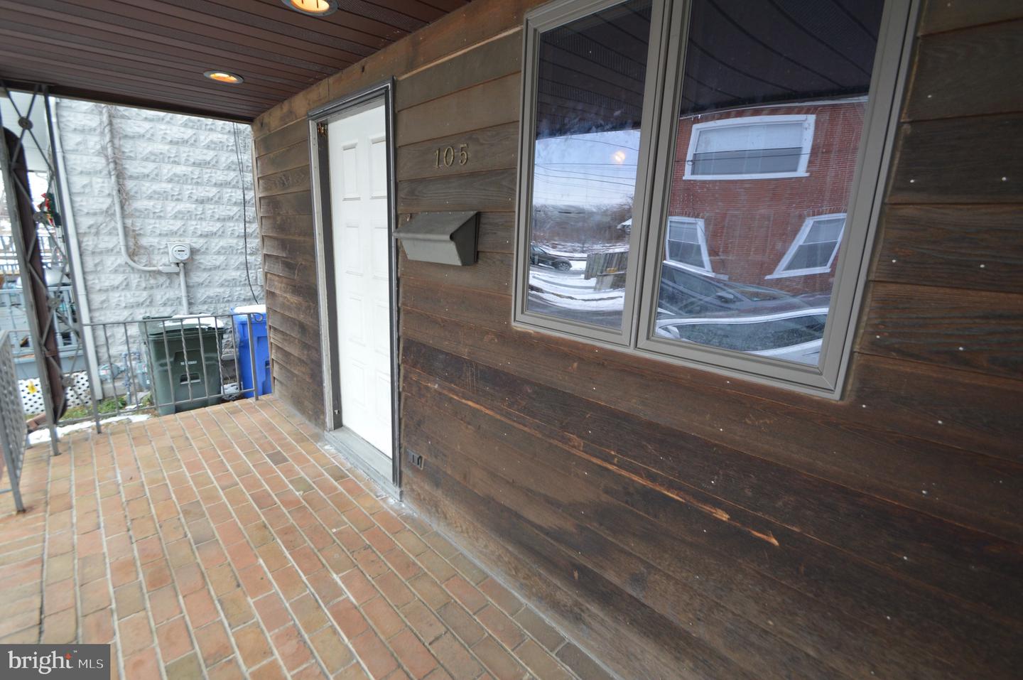 105 Thompson St Property Photo 3