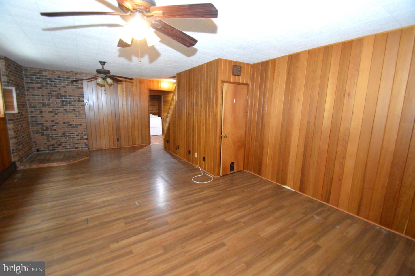 105 Thompson St Property Photo 4