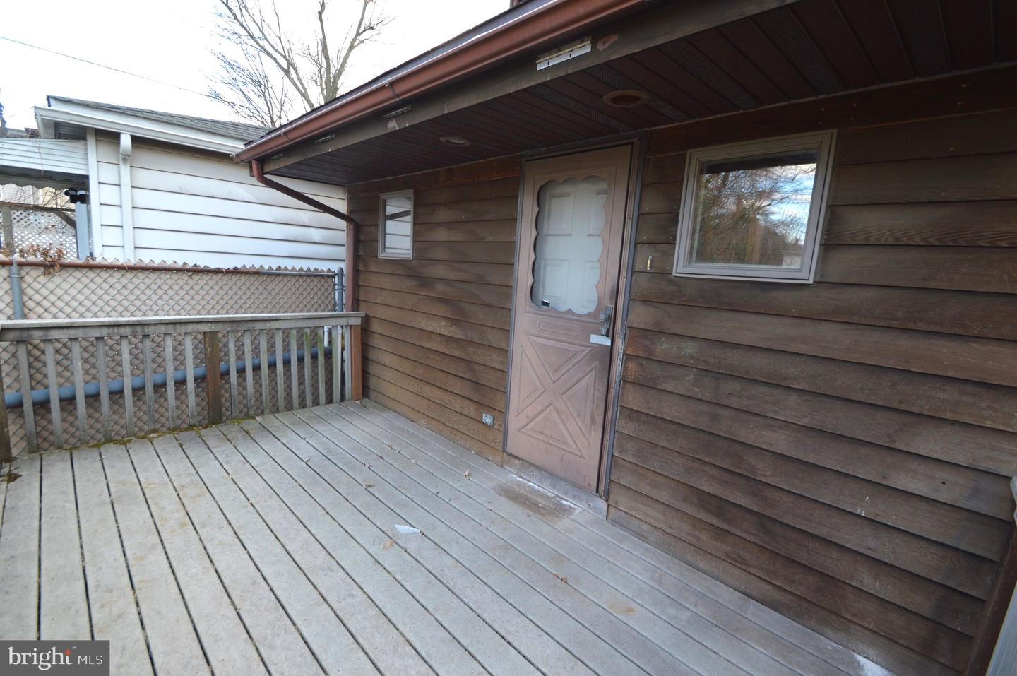 105 Thompson St Property Photo 22