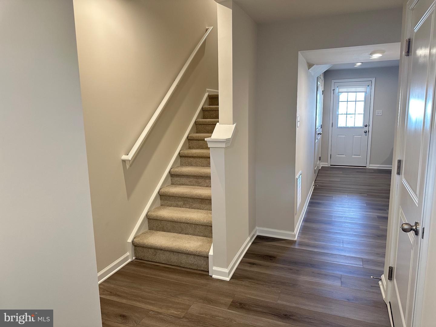25 F Floyd Ave Property Photo 5