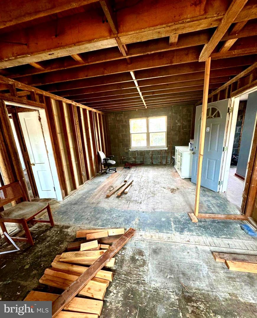 20-22 E Broad St Property Photo 13