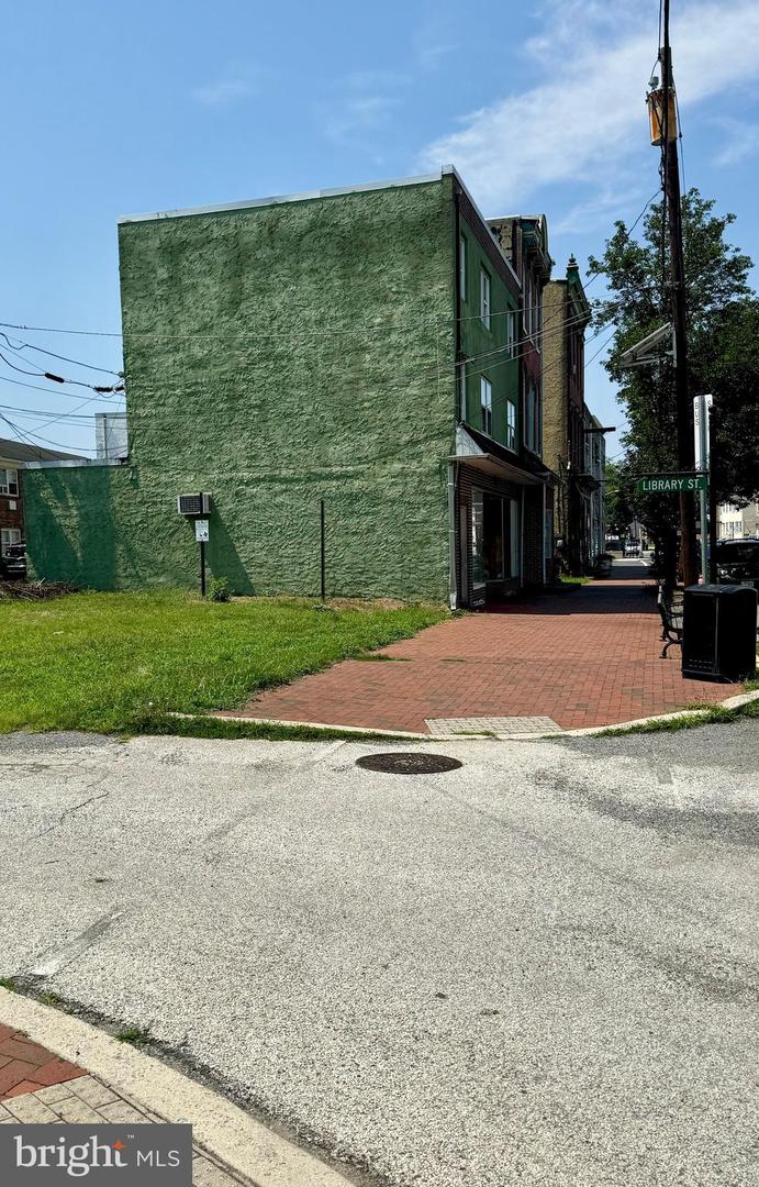 20-22 E Broad St Property Photo 4