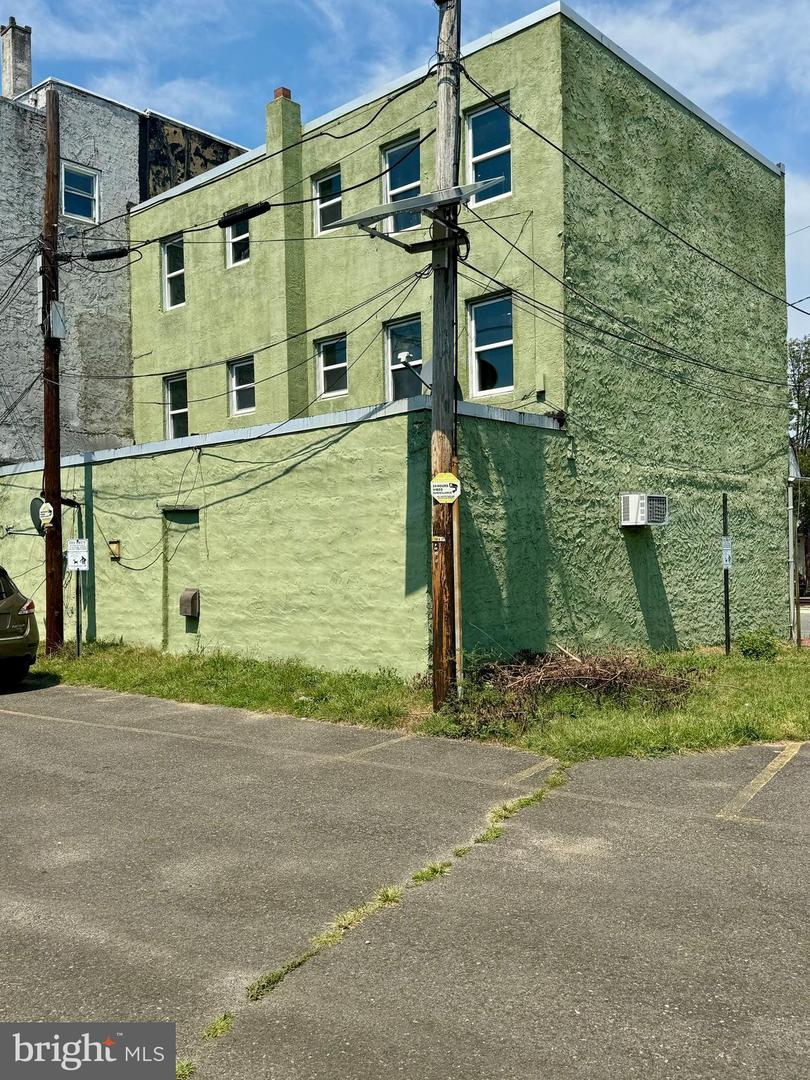 20-22 E Broad St Property Photo 5