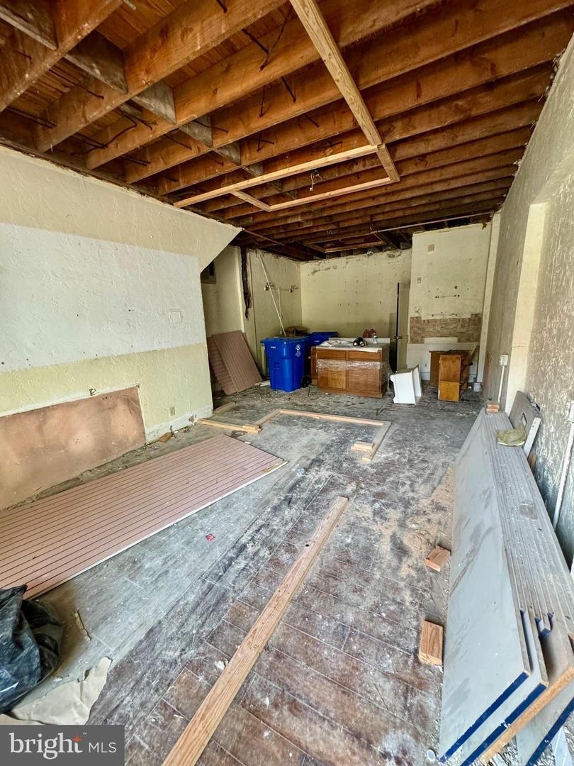 20-22 E Broad St Property Photo 7