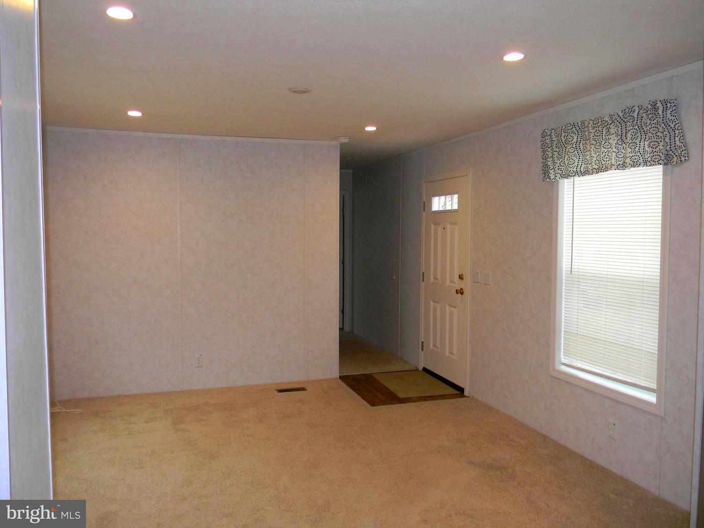 83 Holly Ct Property Photo 4