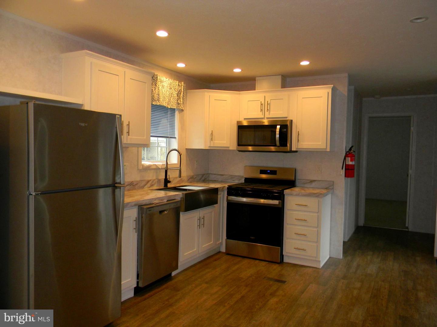 83 Holly Ct Property Photo 6