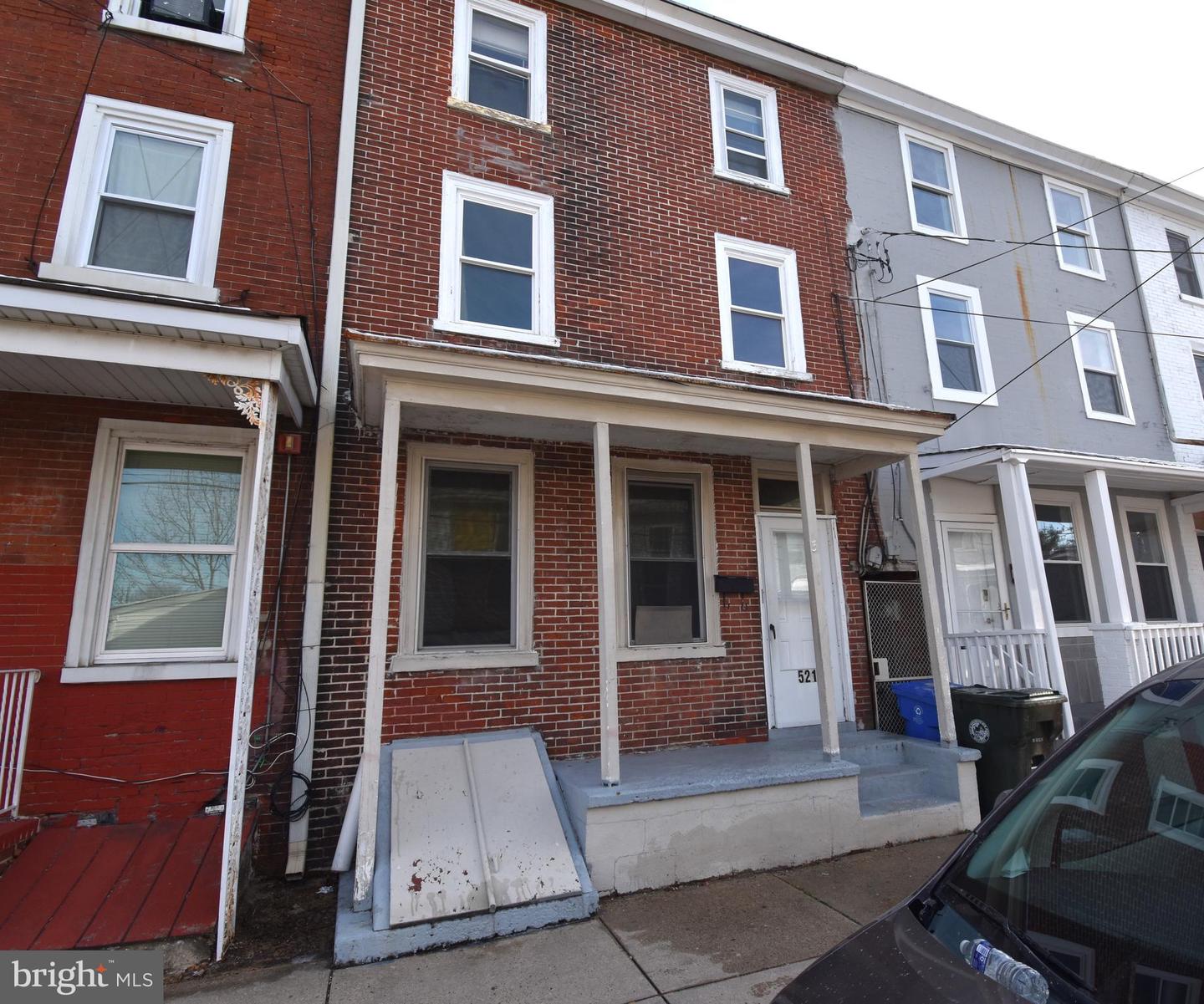 521 York St Property Photo 1