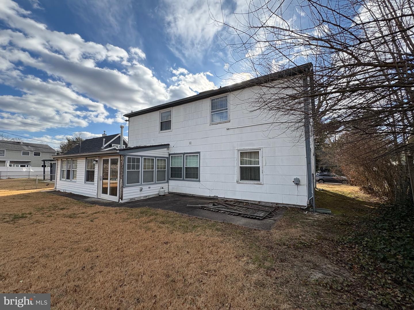 10 Beaverdale Ln Property Photo 2