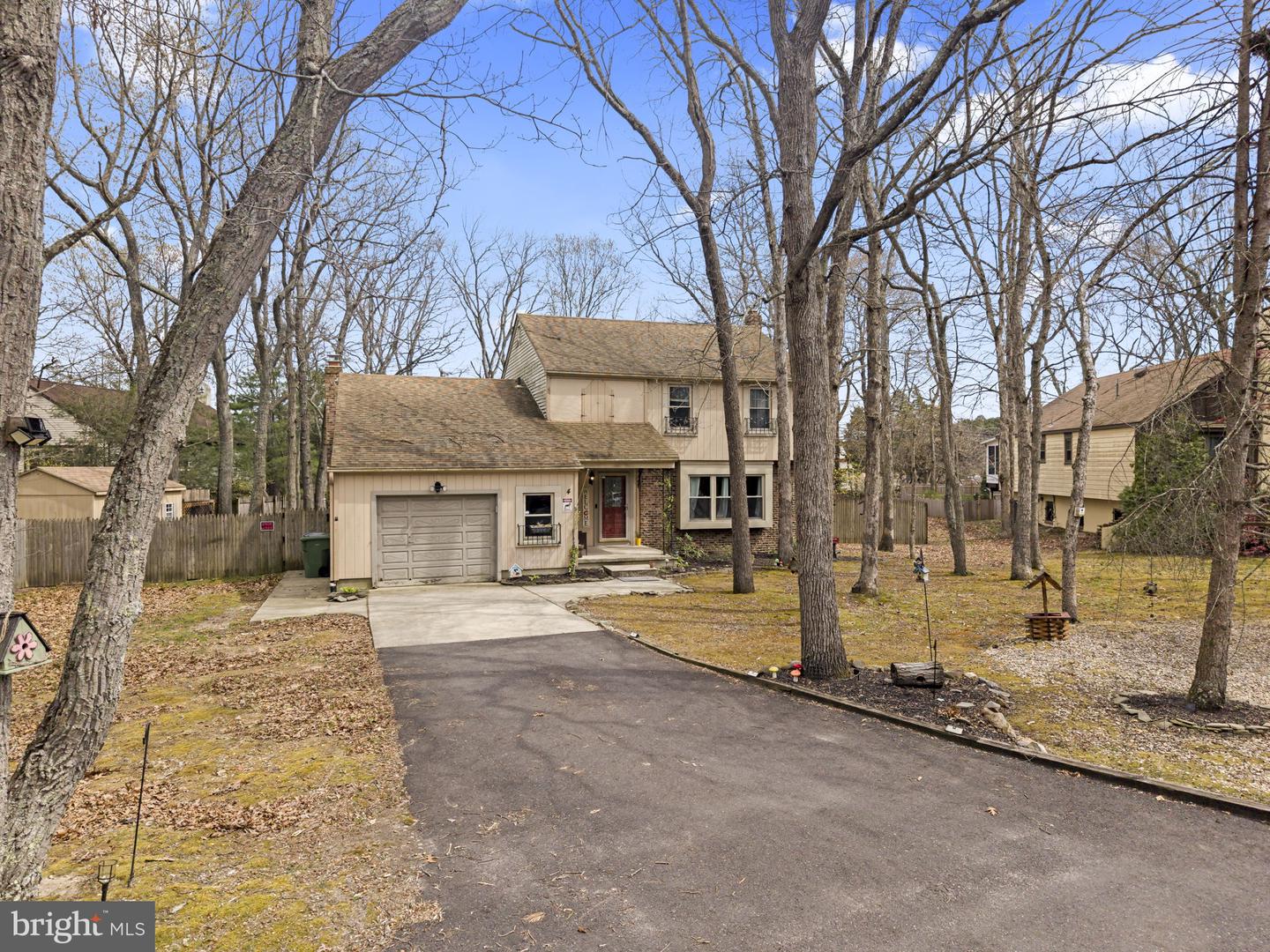 4 Margy Ln Property Photo 2
