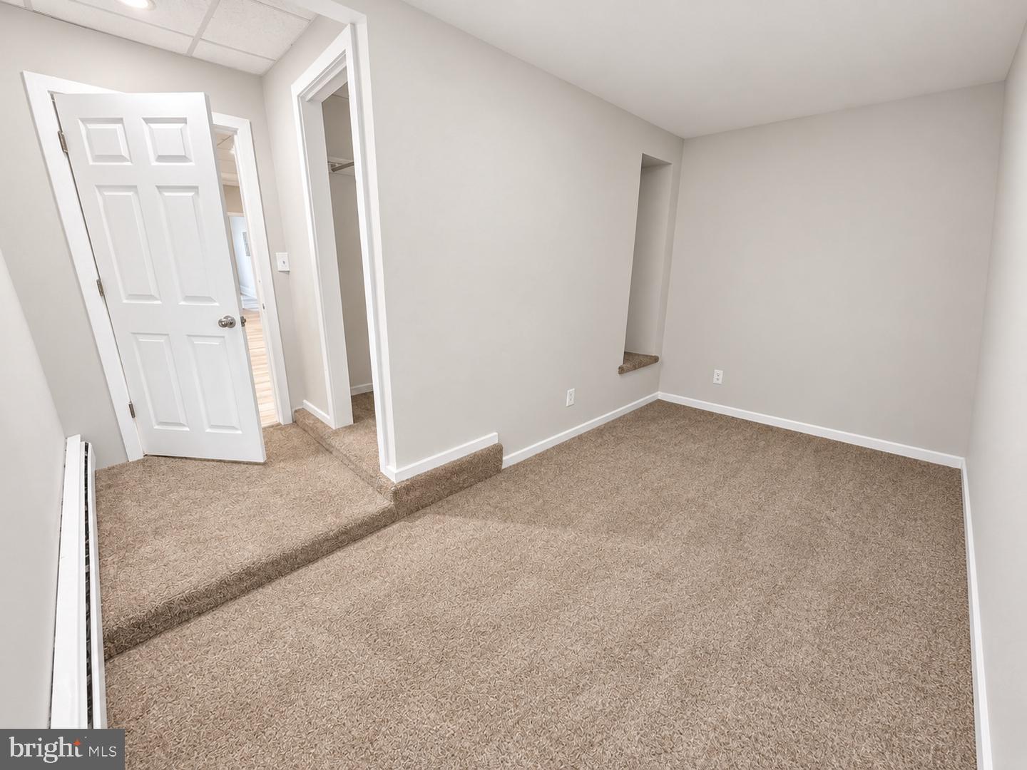 212 Warren St Property Photo 22