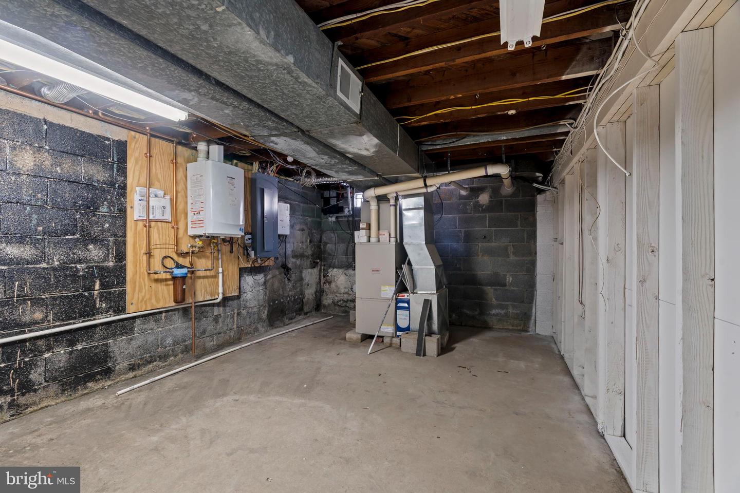 209 Front St Property Photo 26