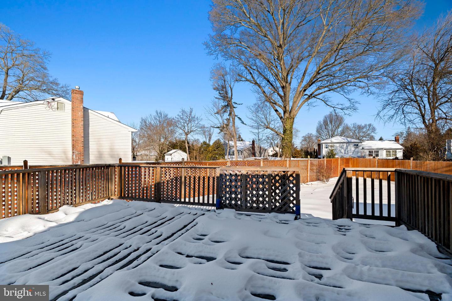 209 Front St Property Photo 33