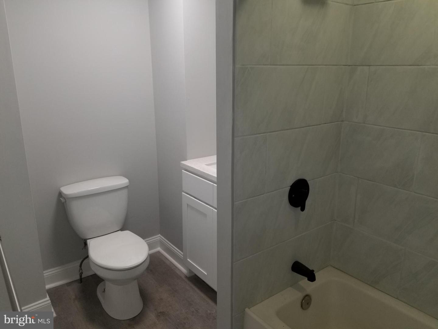 212 Warren St Property Photo 32
