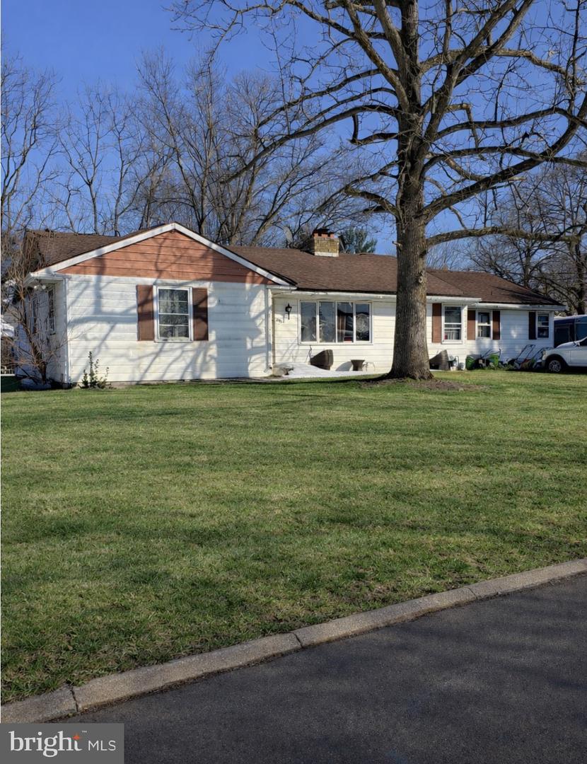 390 Wheatley Ave Property Photo 1