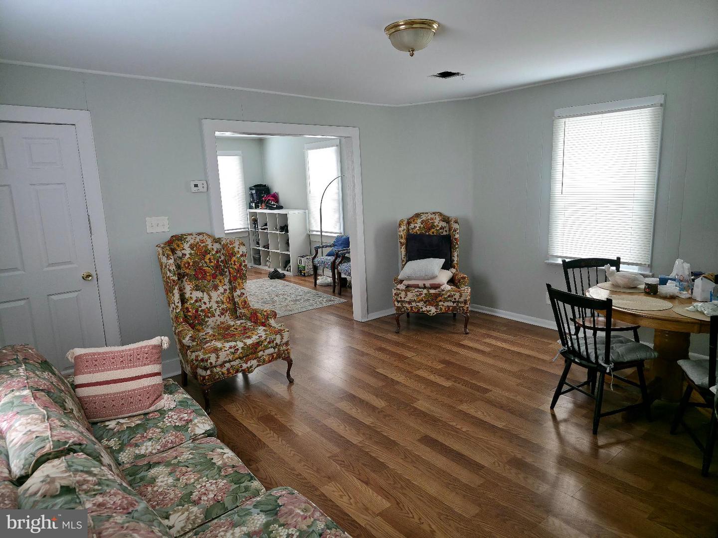 213 Laurel St Property Photo 9