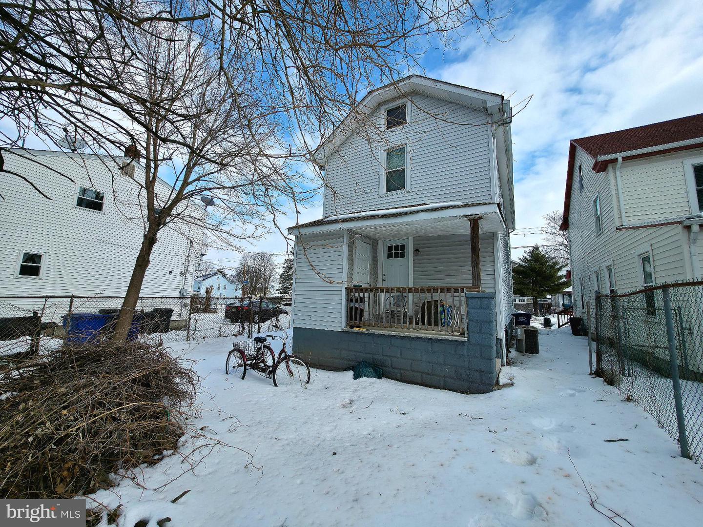 213 Laurel St Property Photo 22
