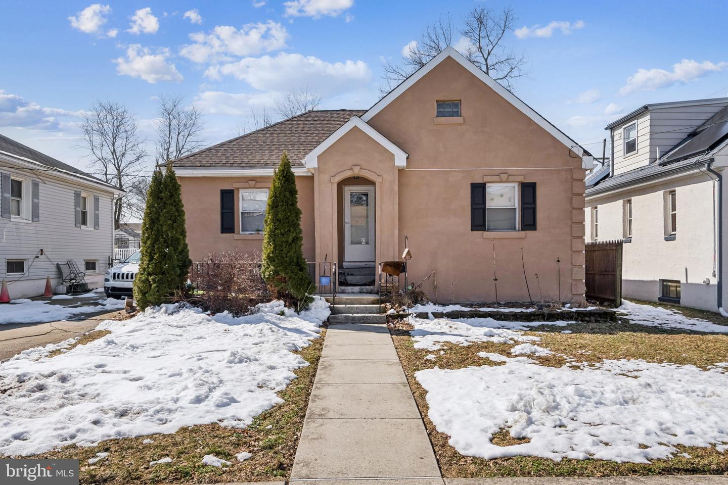 206 S Maple Ave Property Photo 1