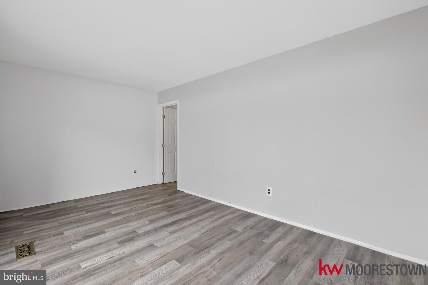 19 Nottingham Way Property Photo 14