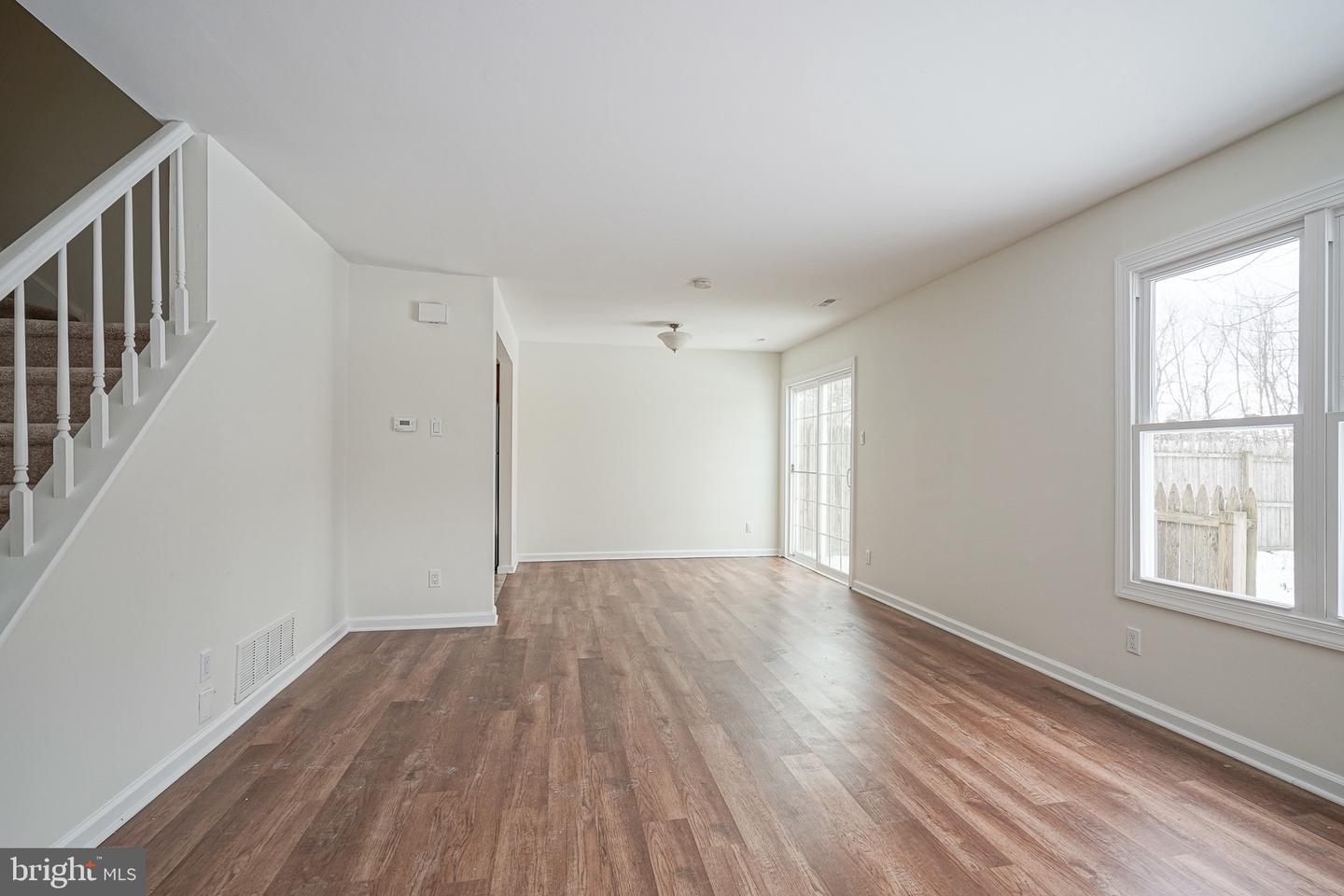 117 Chaucer Rd Property Photo 3