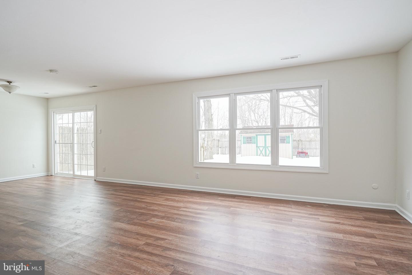 117 Chaucer Rd Property Photo 4