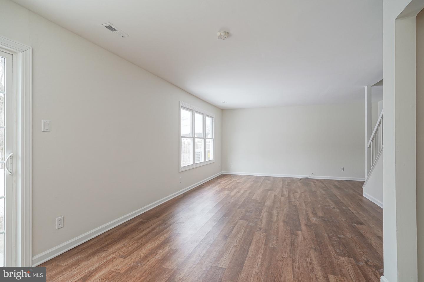 117 Chaucer Rd Property Photo 7