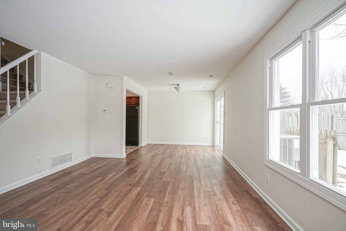 117 Chaucer Rd Property Photo 8